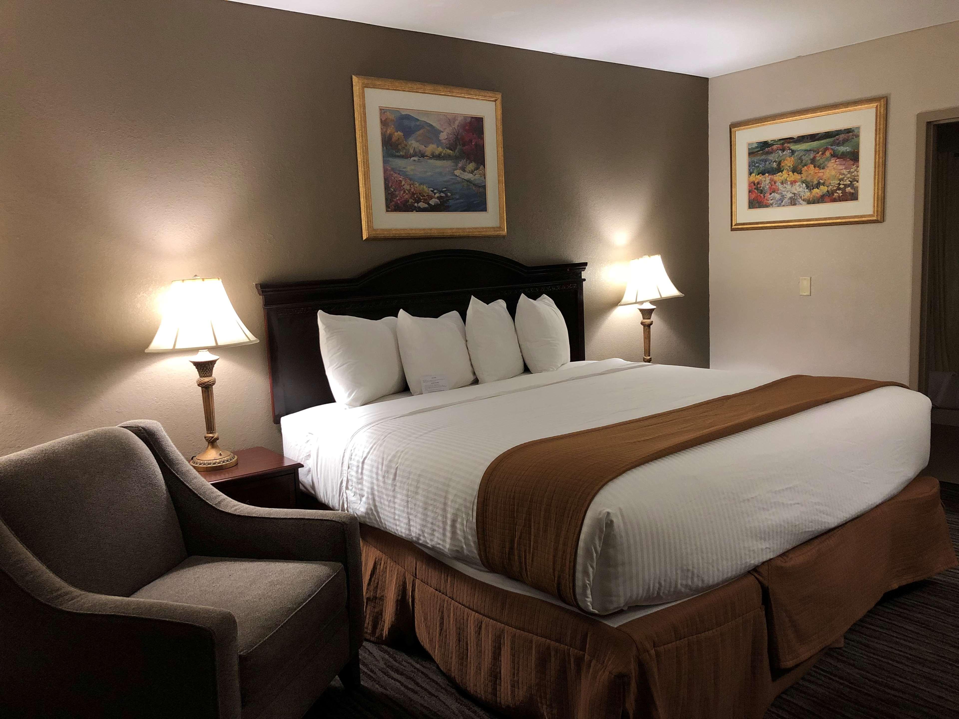 Best Western Gateway Adirondack Inn Utica Esterno foto