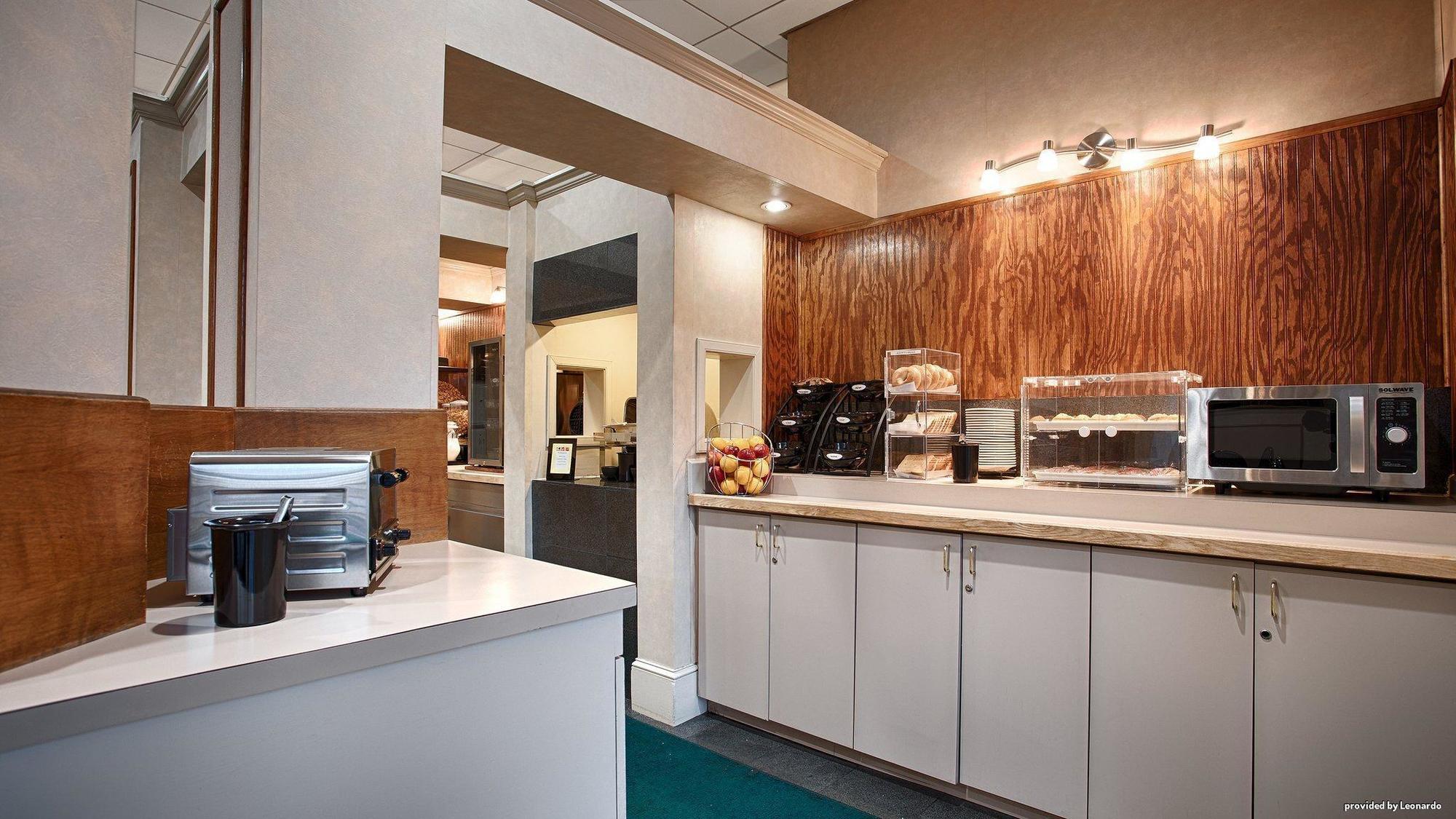 Best Western Gateway Adirondack Inn Utica Esterno foto