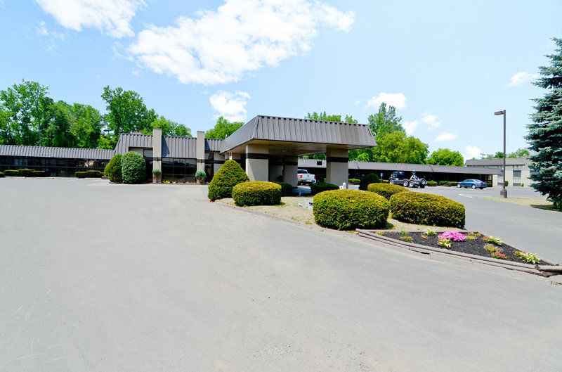 Best Western Gateway Adirondack Inn Utica Esterno foto