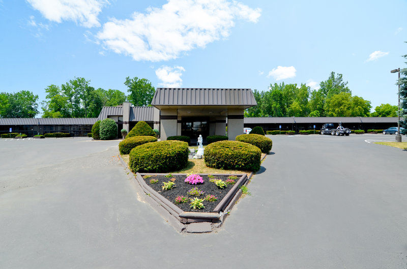 Best Western Gateway Adirondack Inn Utica Esterno foto