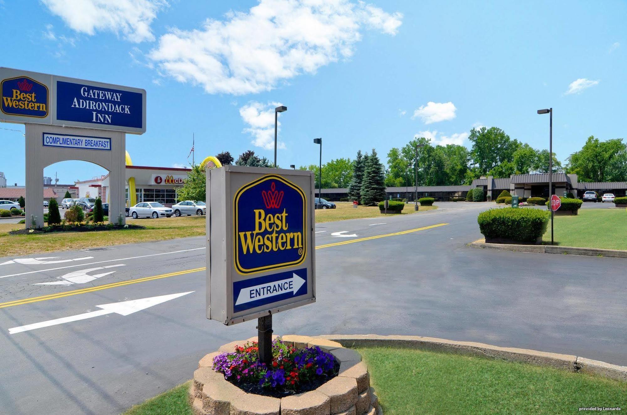Best Western Gateway Adirondack Inn Utica Esterno foto