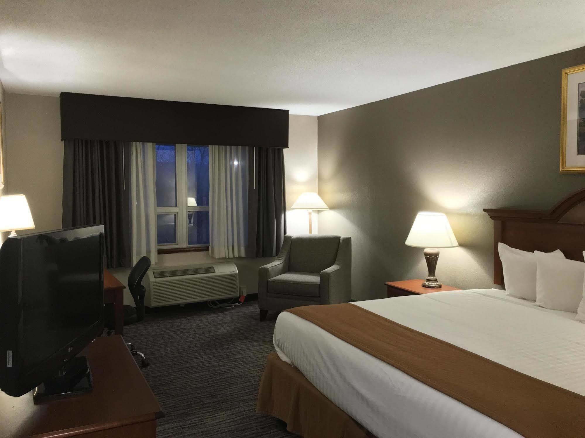 Best Western Gateway Adirondack Inn Utica Esterno foto