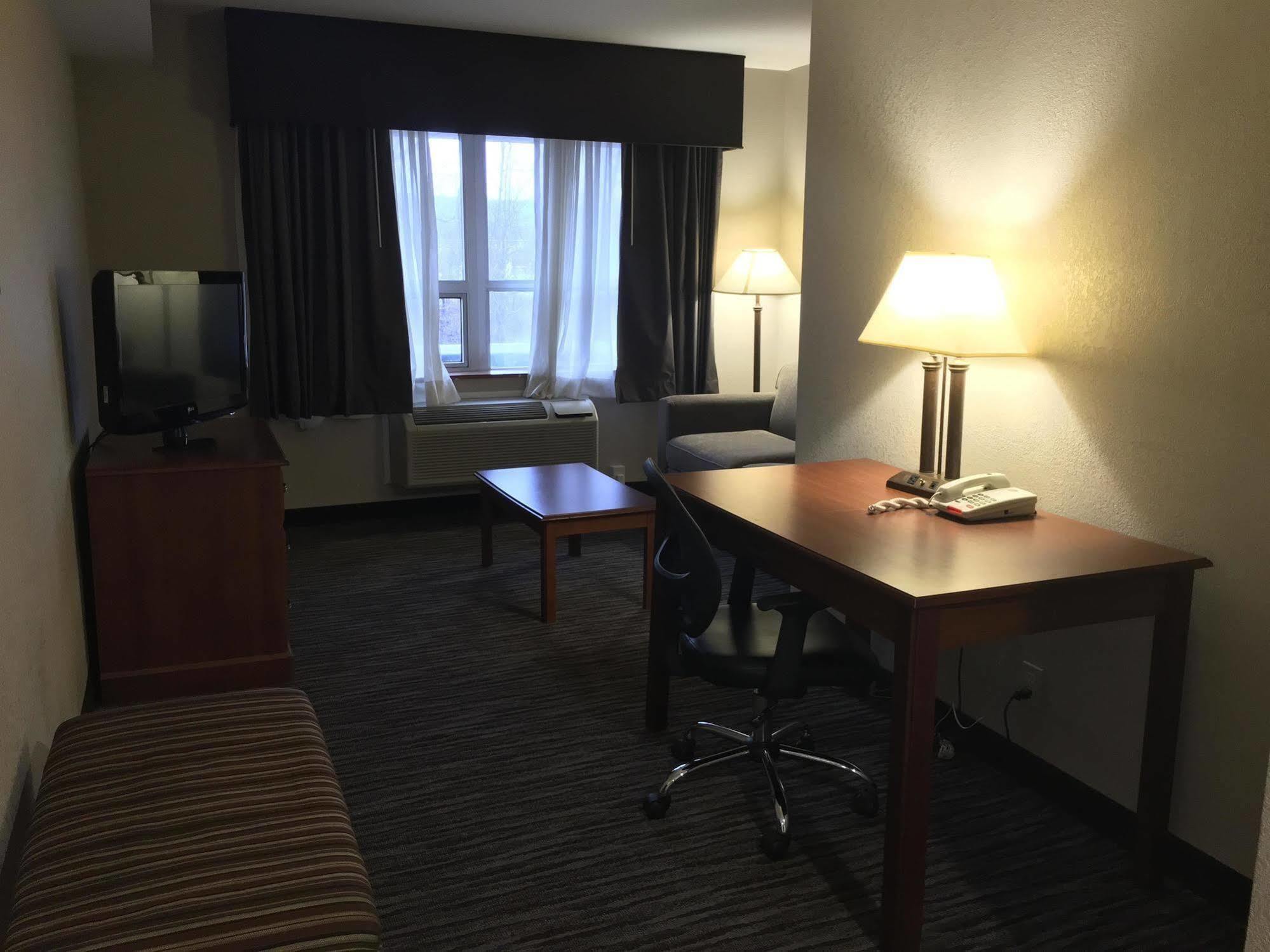 Best Western Gateway Adirondack Inn Utica Esterno foto