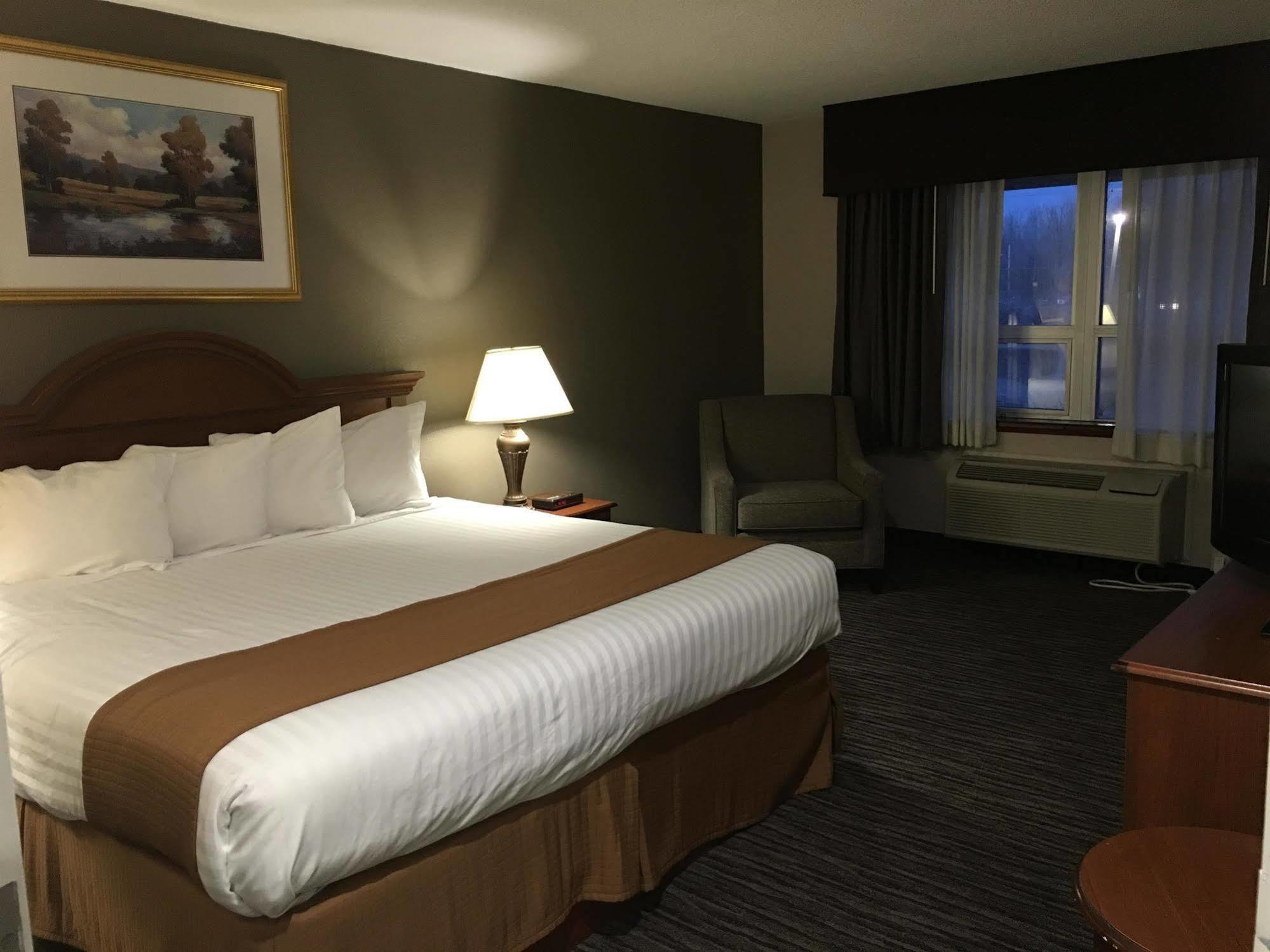 Best Western Gateway Adirondack Inn Utica Esterno foto